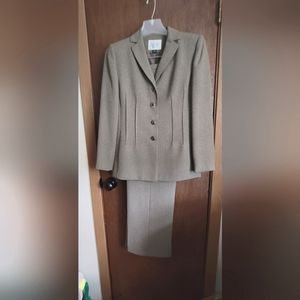 2pc LeSuit Pant Suit